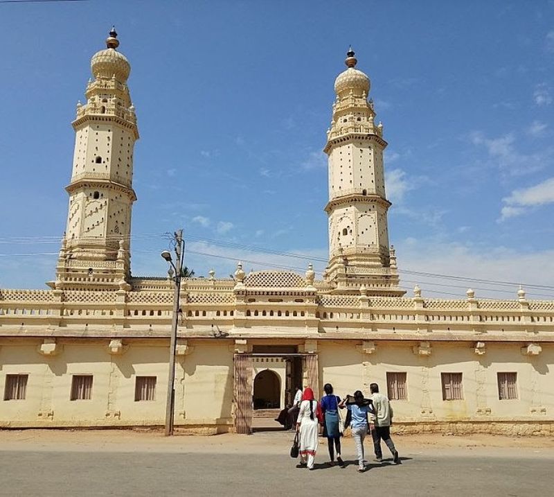 Masjid-i-Ala in Srirangapatna is built over a Hanuman Temple destroyed by Tipu Sultan. Masjid-i-Ala in Srirangapatna is built over a Hanuman Temple destroyed by Tipu Sultan.