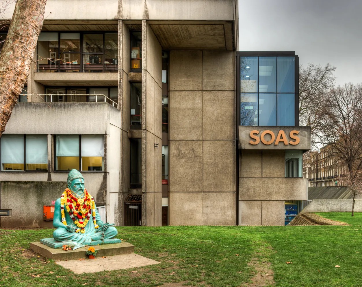 School of Oriental and African Studies with statue of Thiruvalluvar. School of Oriental and African Studies with Thiruvalluvar statue.