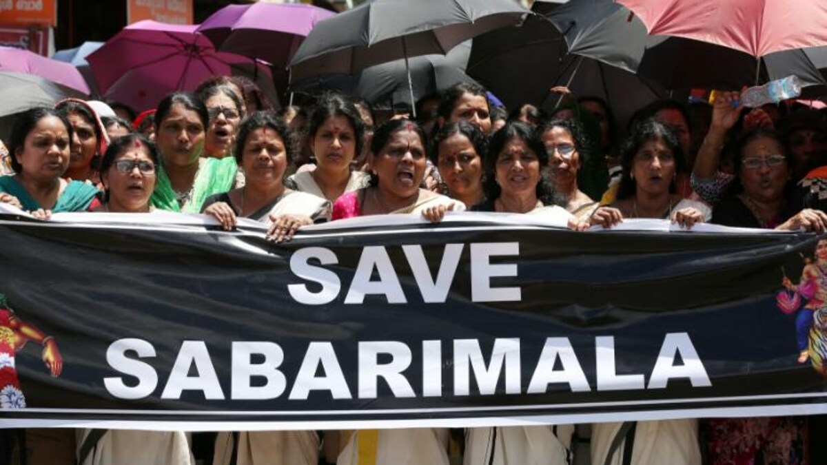Women protest the entrance of fertile women into Sabaraimala.